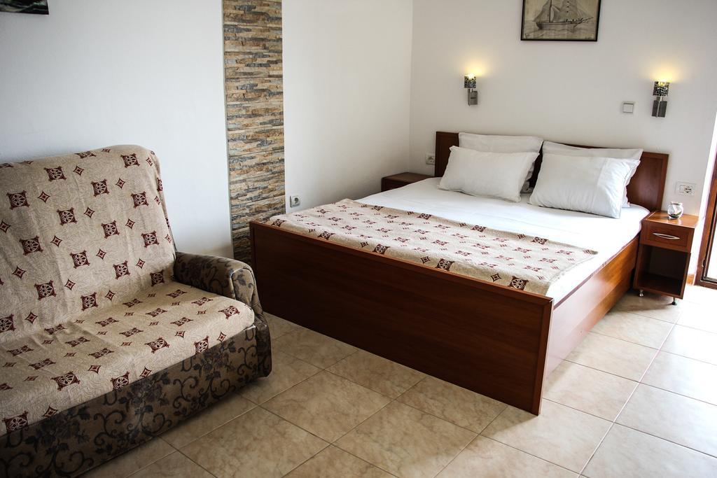 Apartments Aga Улцинь Екстер'єр фото
