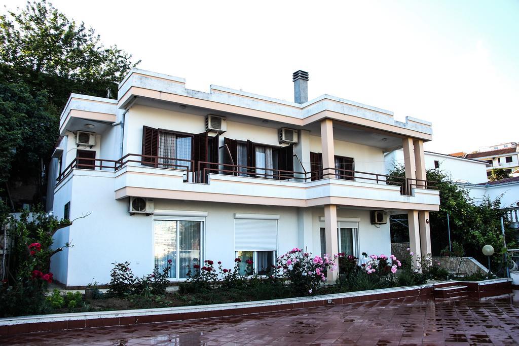 Apartments Aga Улцинь Екстер'єр фото