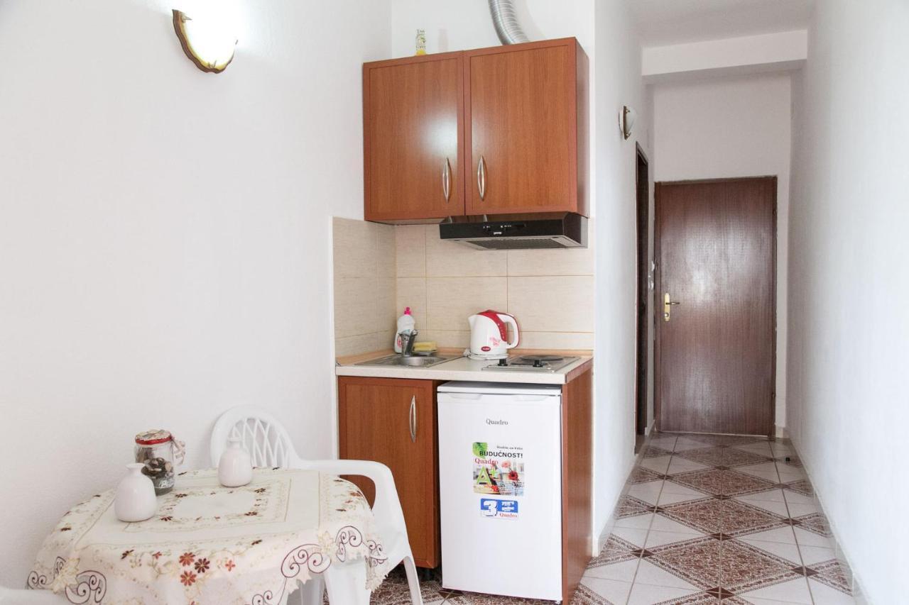 Apartments Aga Улцинь Екстер'єр фото