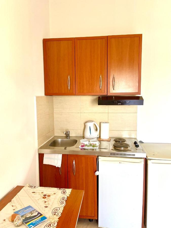 Apartments Aga Улцинь Екстер'єр фото